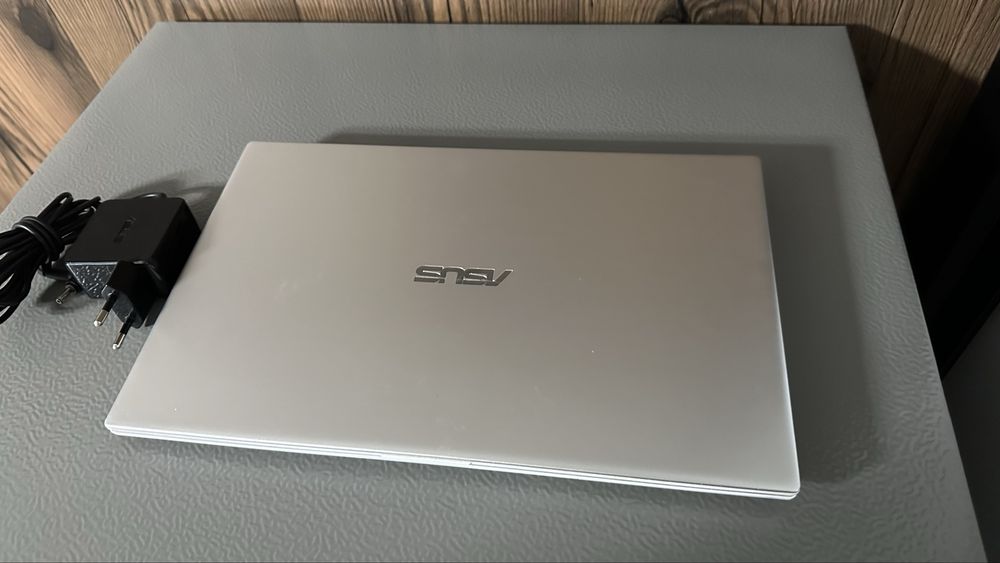 Ноутбук ASUS Vivobook Core i3-8gen, SSD 512GB