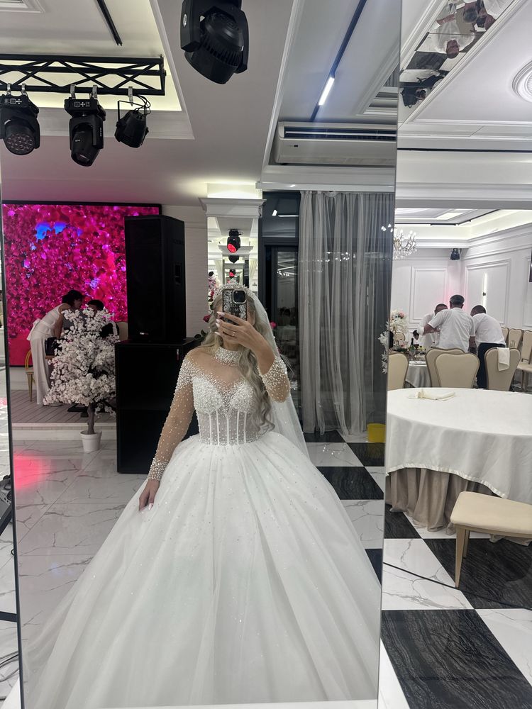 Свадебное платье