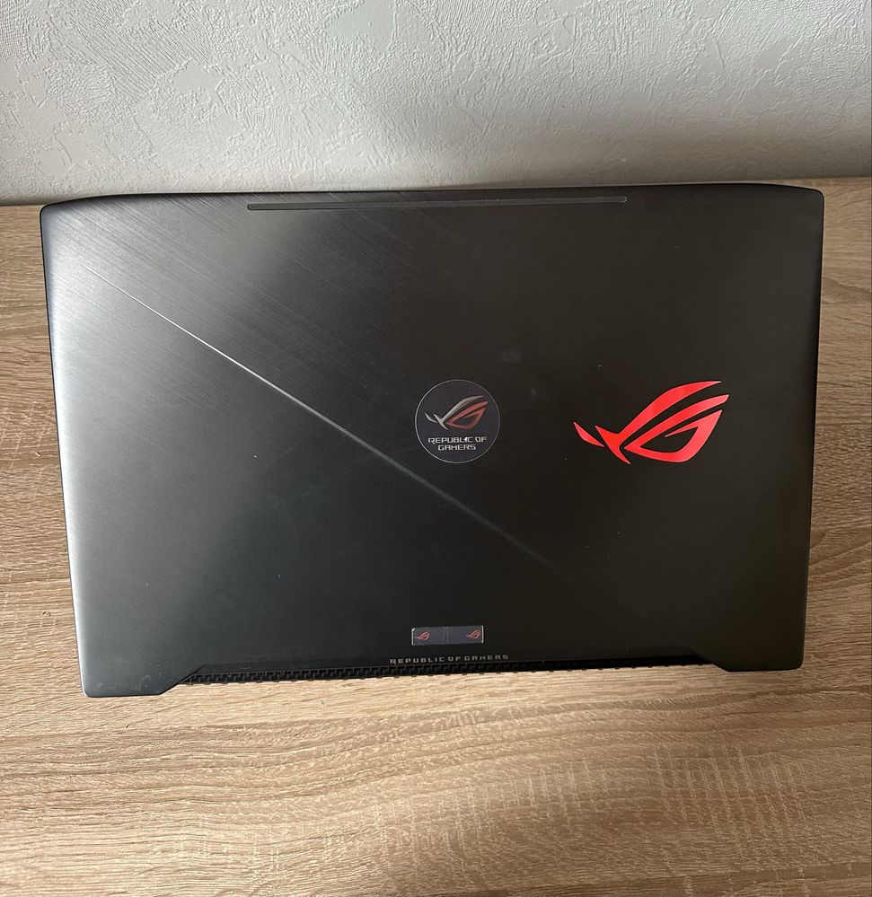 Asus Rog Strix Gaming ноутбук ( GL703GE ) 17.3 дюйма