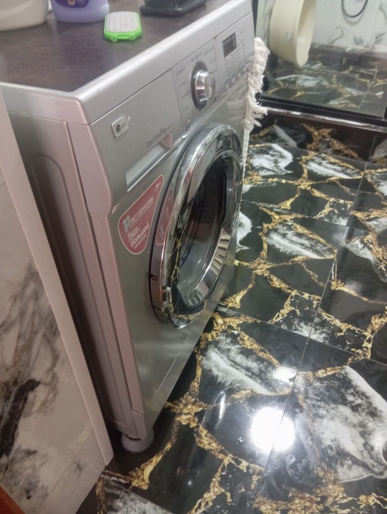 Продам стиральную машину