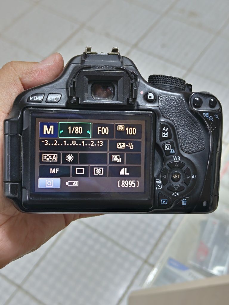 Фотоапарат CANON 600D без обьектива