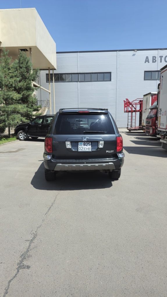 HONDA PILOT 2003 года