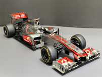 Модель болида формула-1 mercedes McLaren MP4/27
