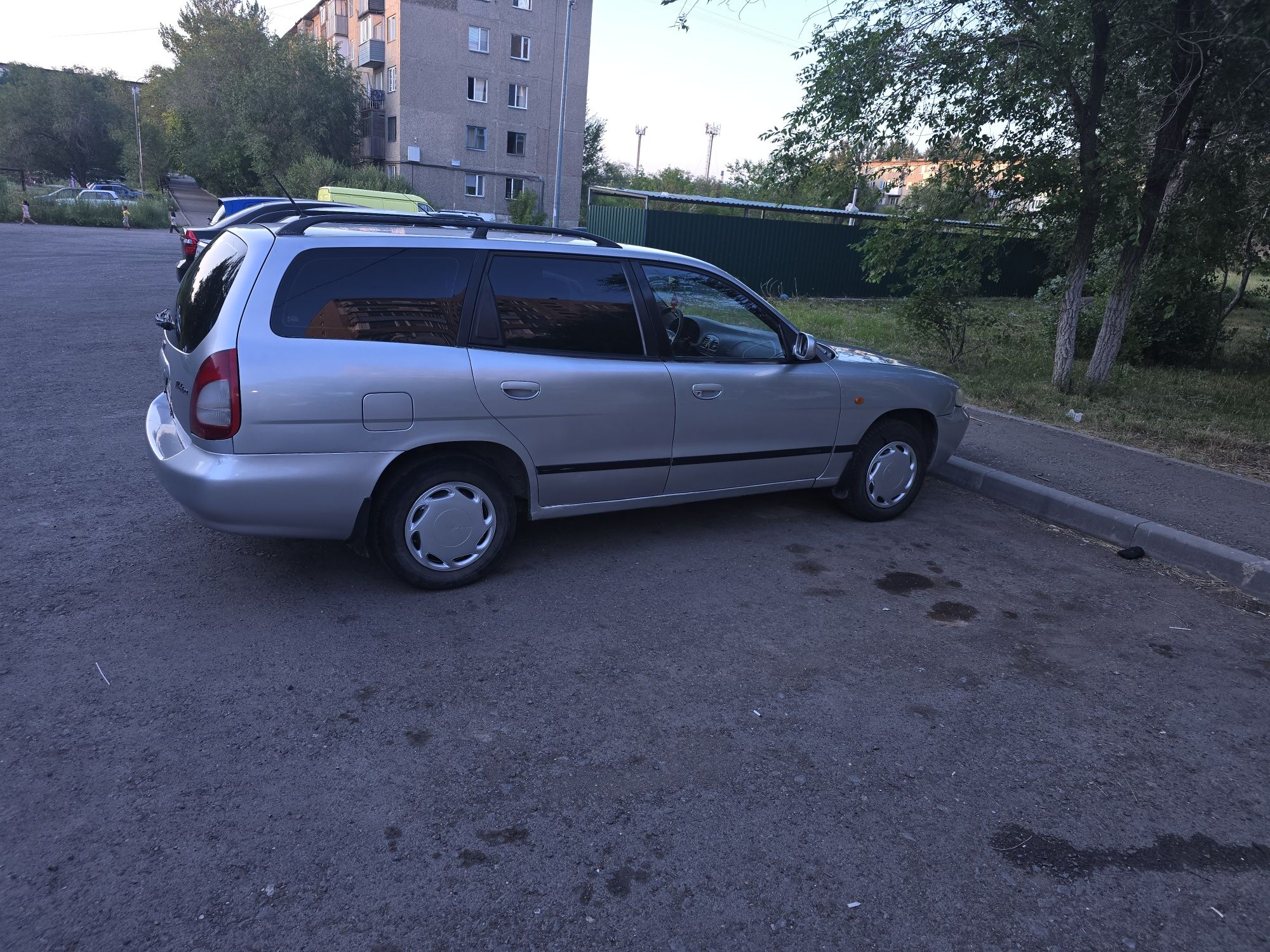 Продаётся машина в хорошем состоянии хозяин второй в Казахстане