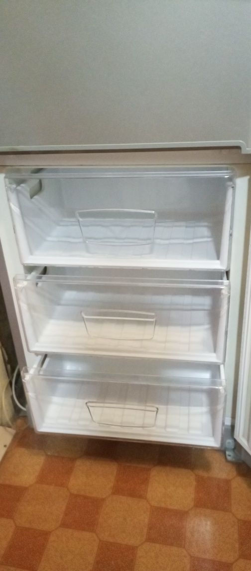 Продам холодильник