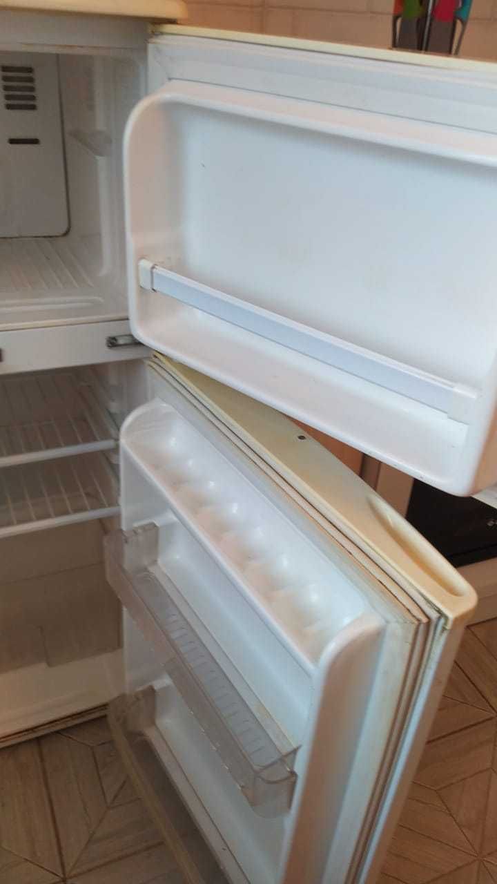 продам б/у холодильник