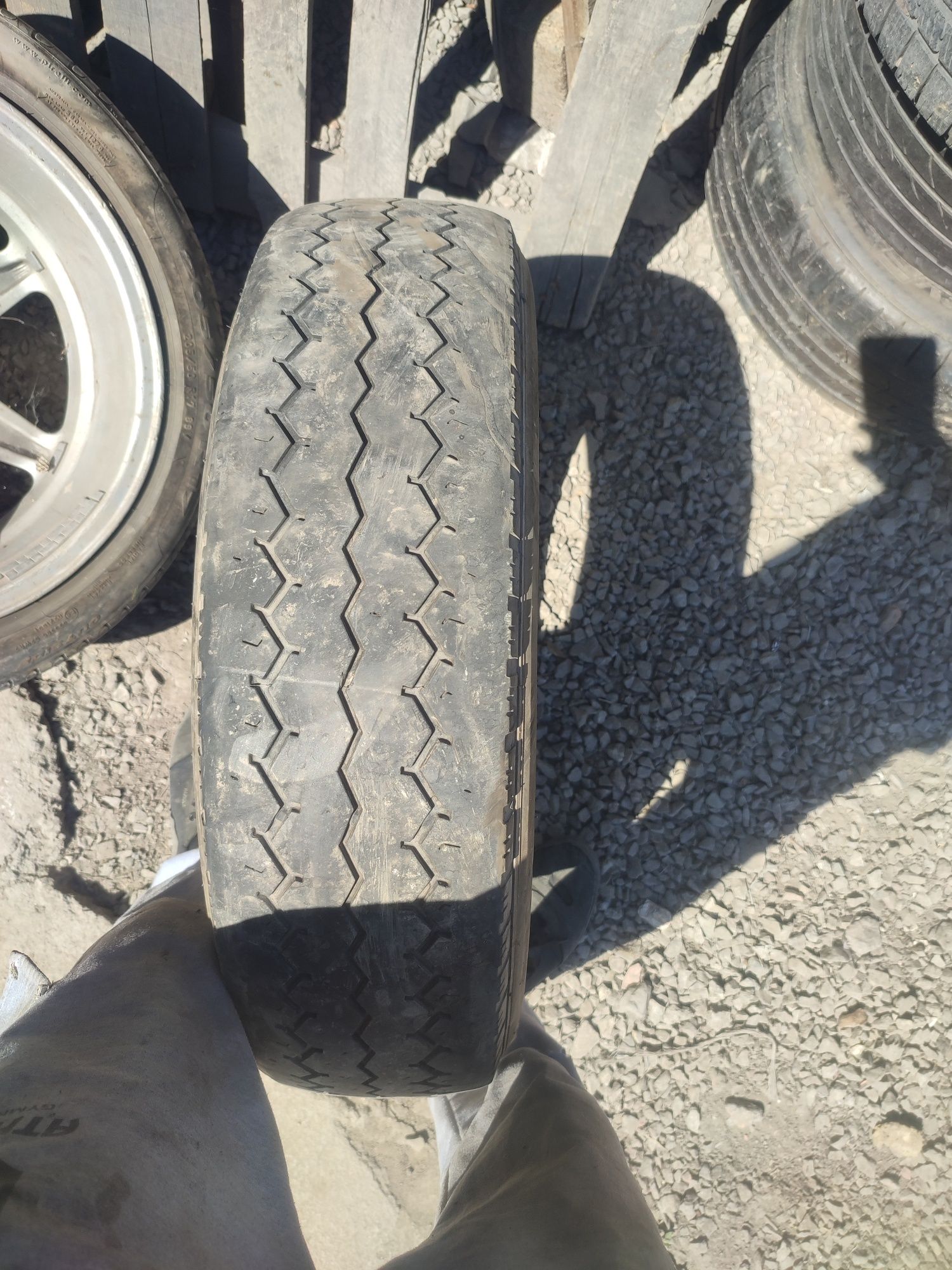 Шина безкамерка размер 185/75 R16c