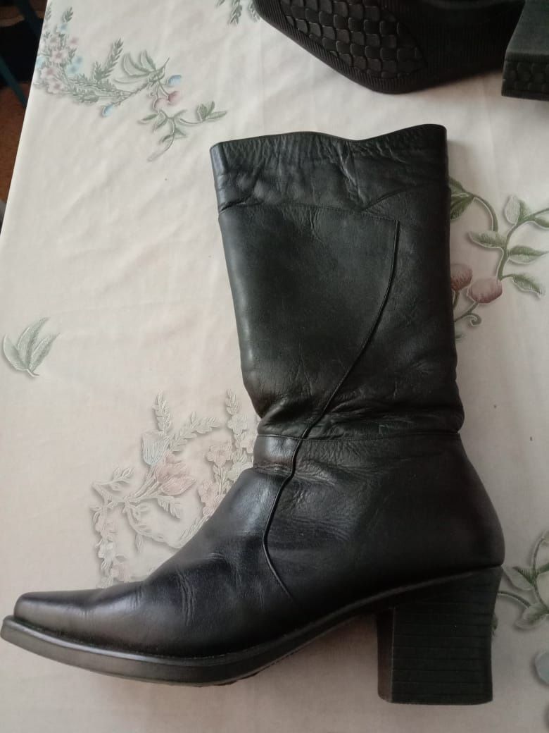 Продам сапоги женские кожаные