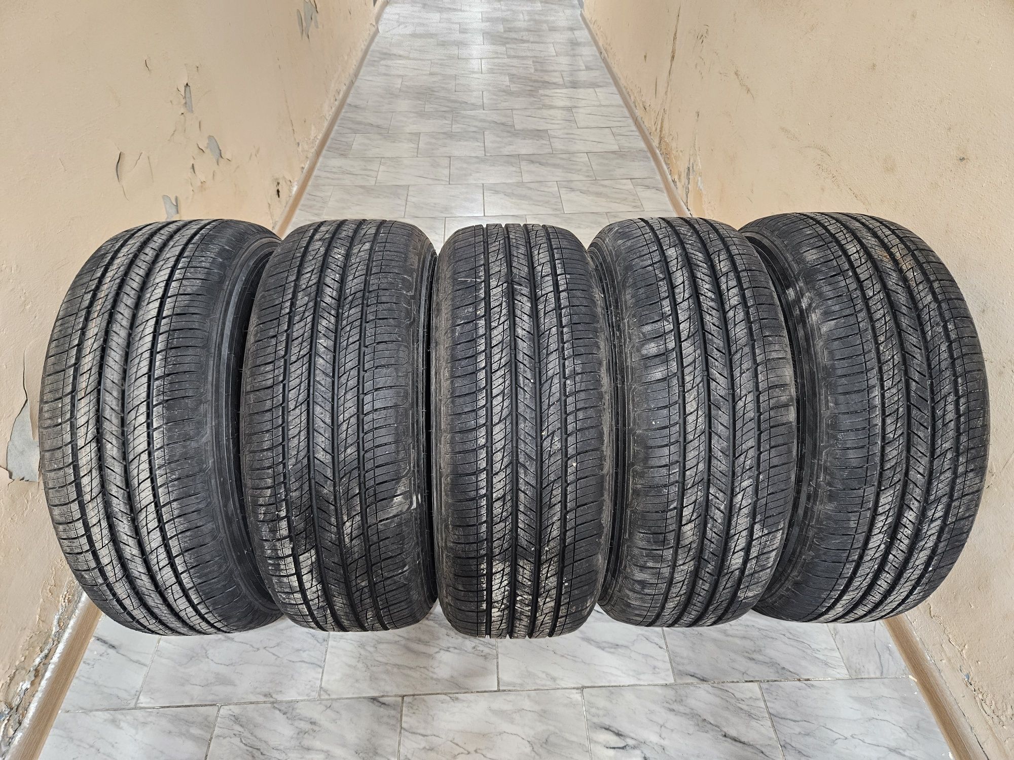 Продам шины летние KUMHO Crugen 265/65 R17 112H