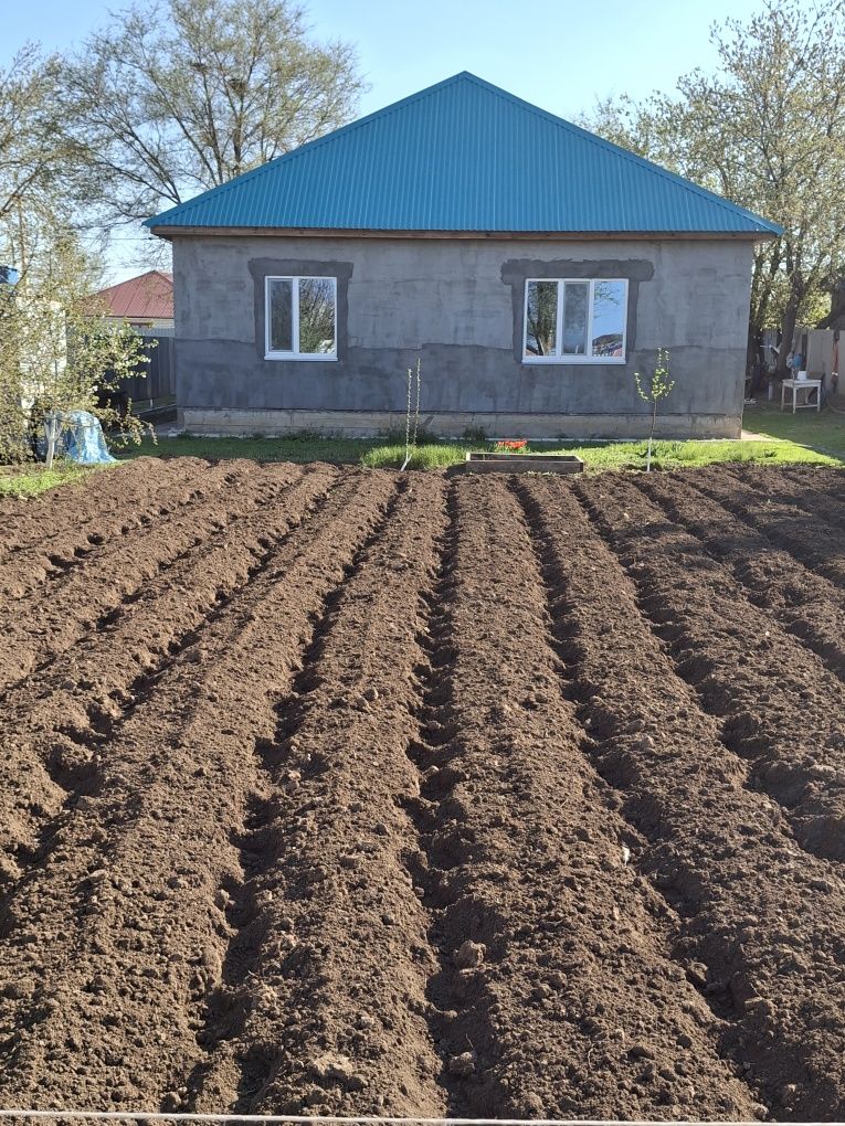 Жер үй сатылады.