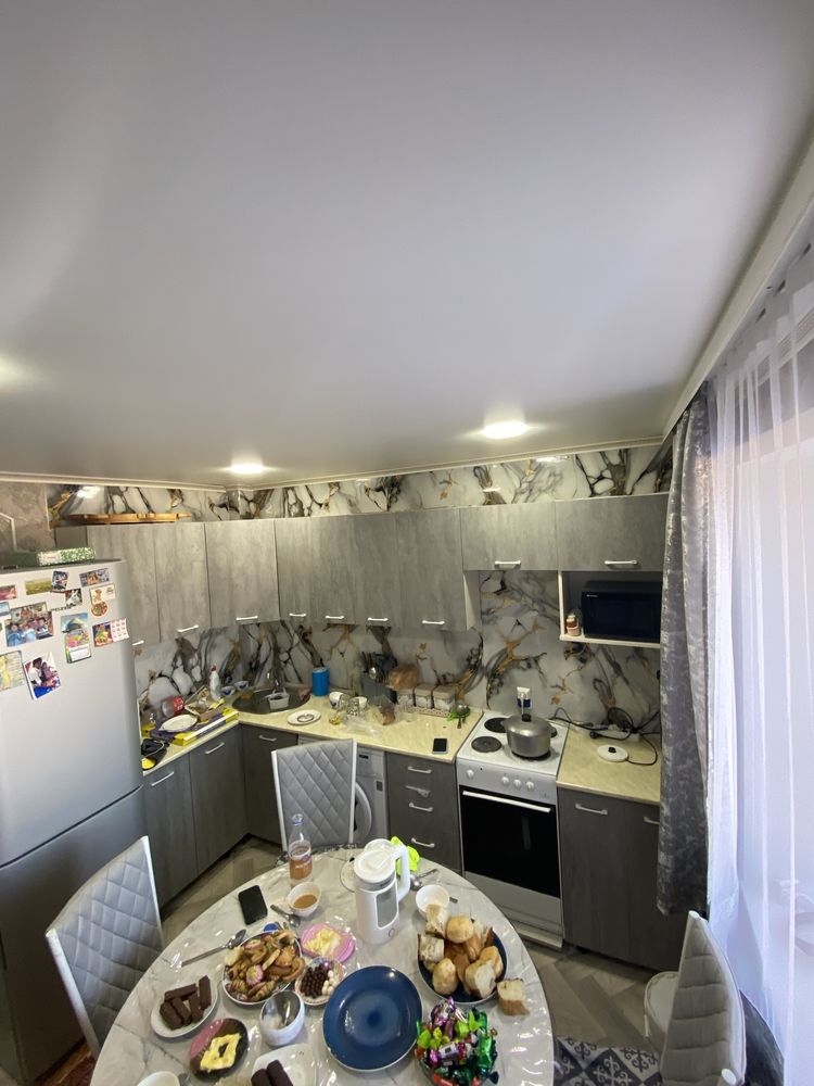 Продам квартиру жукова 21-45