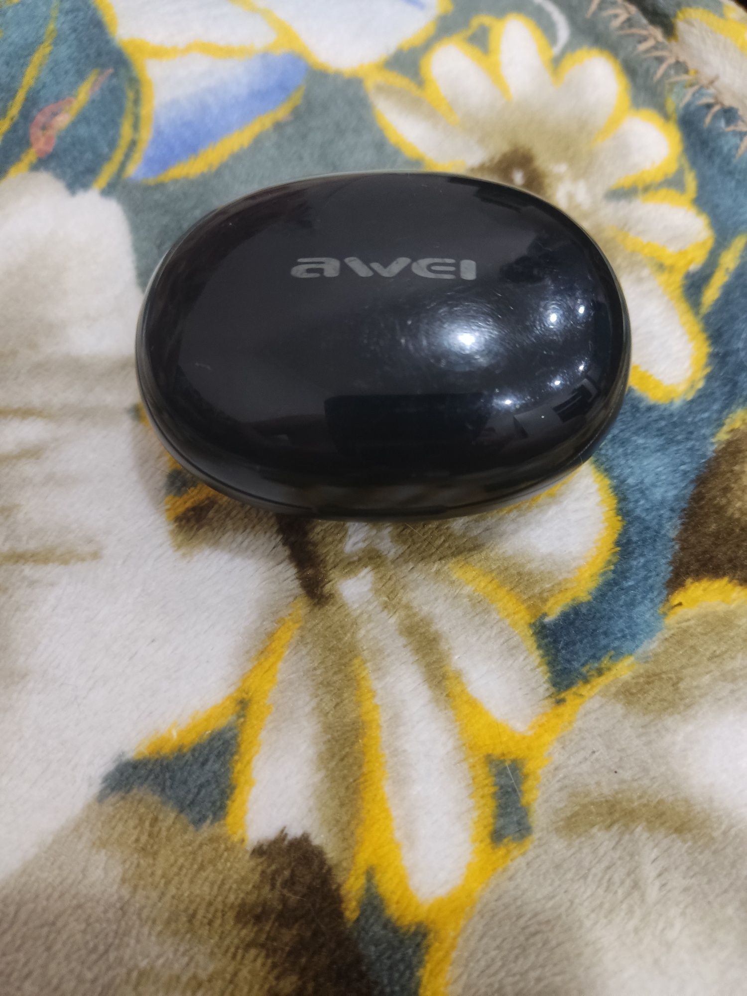 Продаю беспроводные наушники awei T60