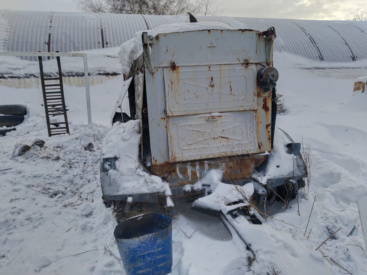 Прицеп на колесах водяной насос продам
