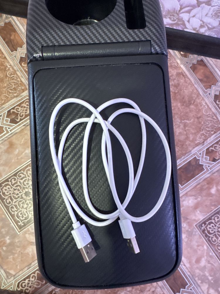 Подлокотник с USB