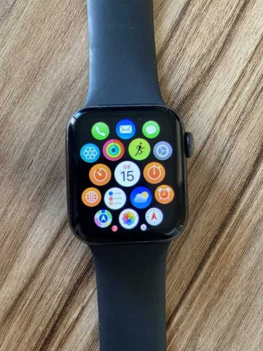 Apple Watch Series 5,Смарт-часы Apple Watch Series 5 40 мм
