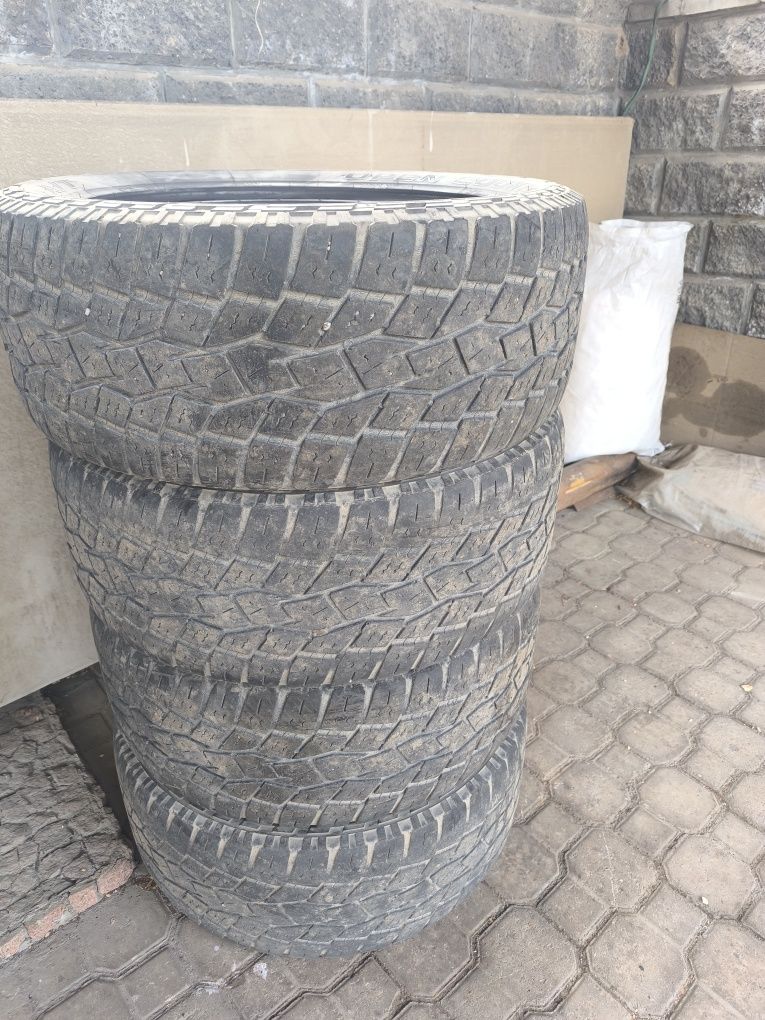 285/50/20 A/T Toyo