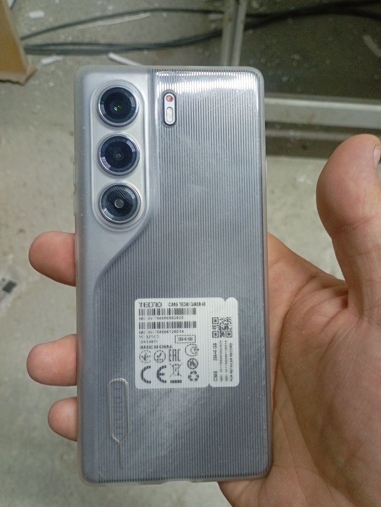 Продам телефон Tecno camon5