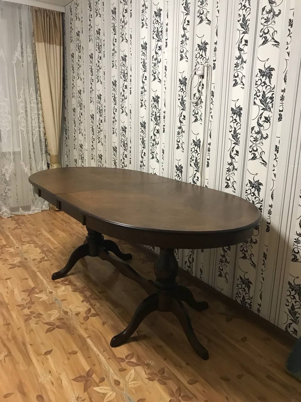 Продам стол из дерева, качетвенный