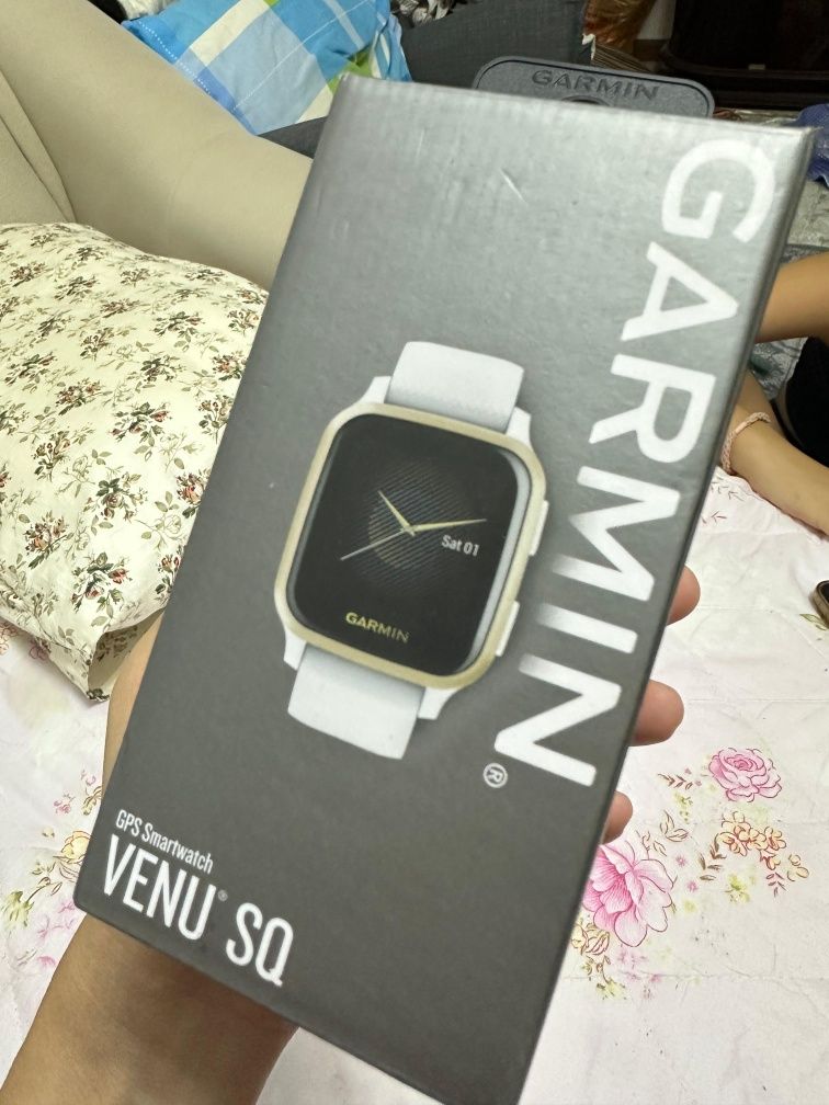 Часы Garmin Venu SQ смарт часы