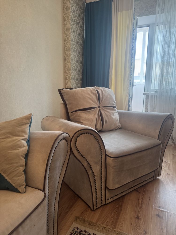 Продам диван с креслом