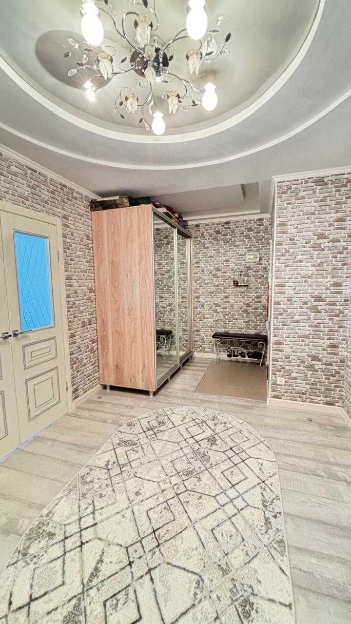Продаётся 3 ком квартира мкр ЖЕНИС