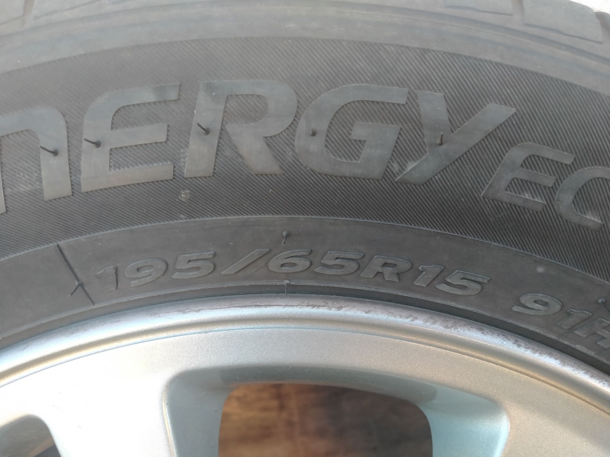 Жана титанка жаңа жаздық резинамен 195/65 R15