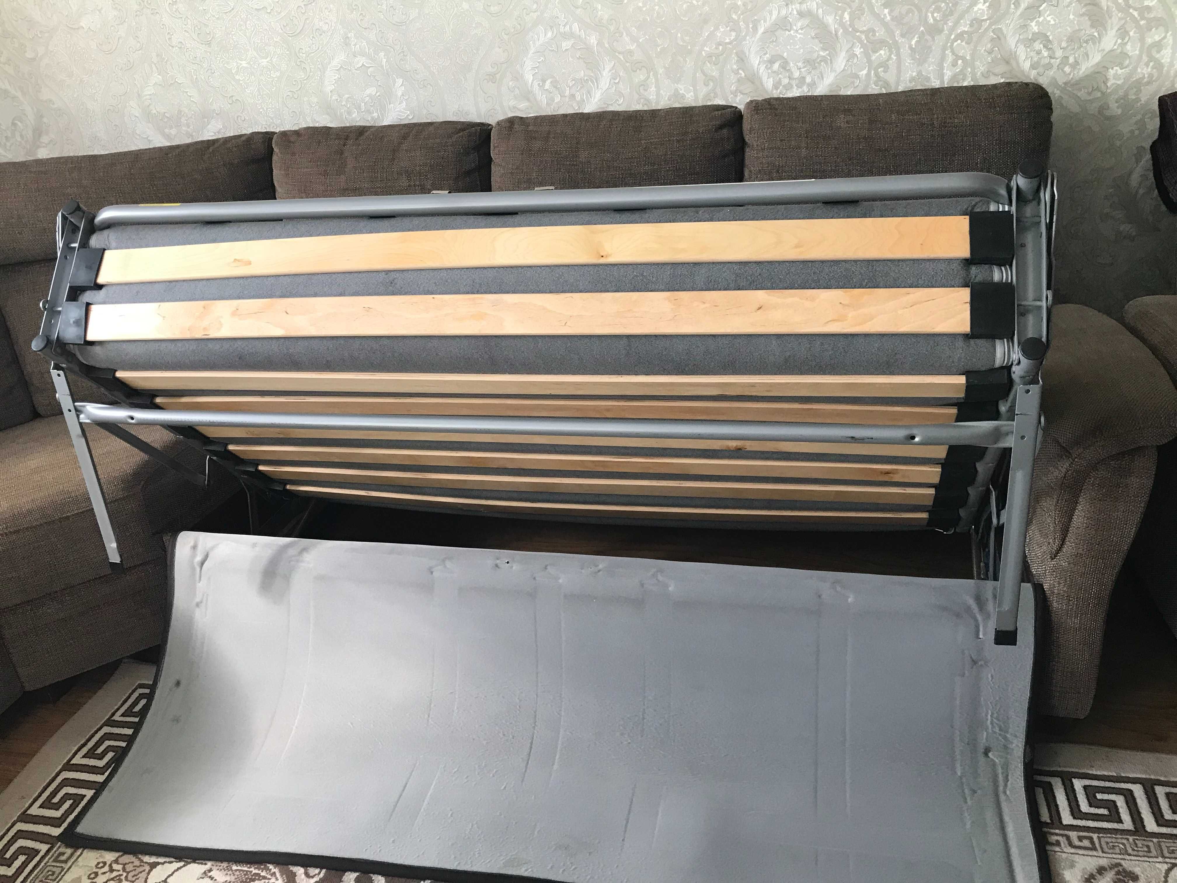 ПРОДАЮ диван угловой раскладной (мягкая мебель)