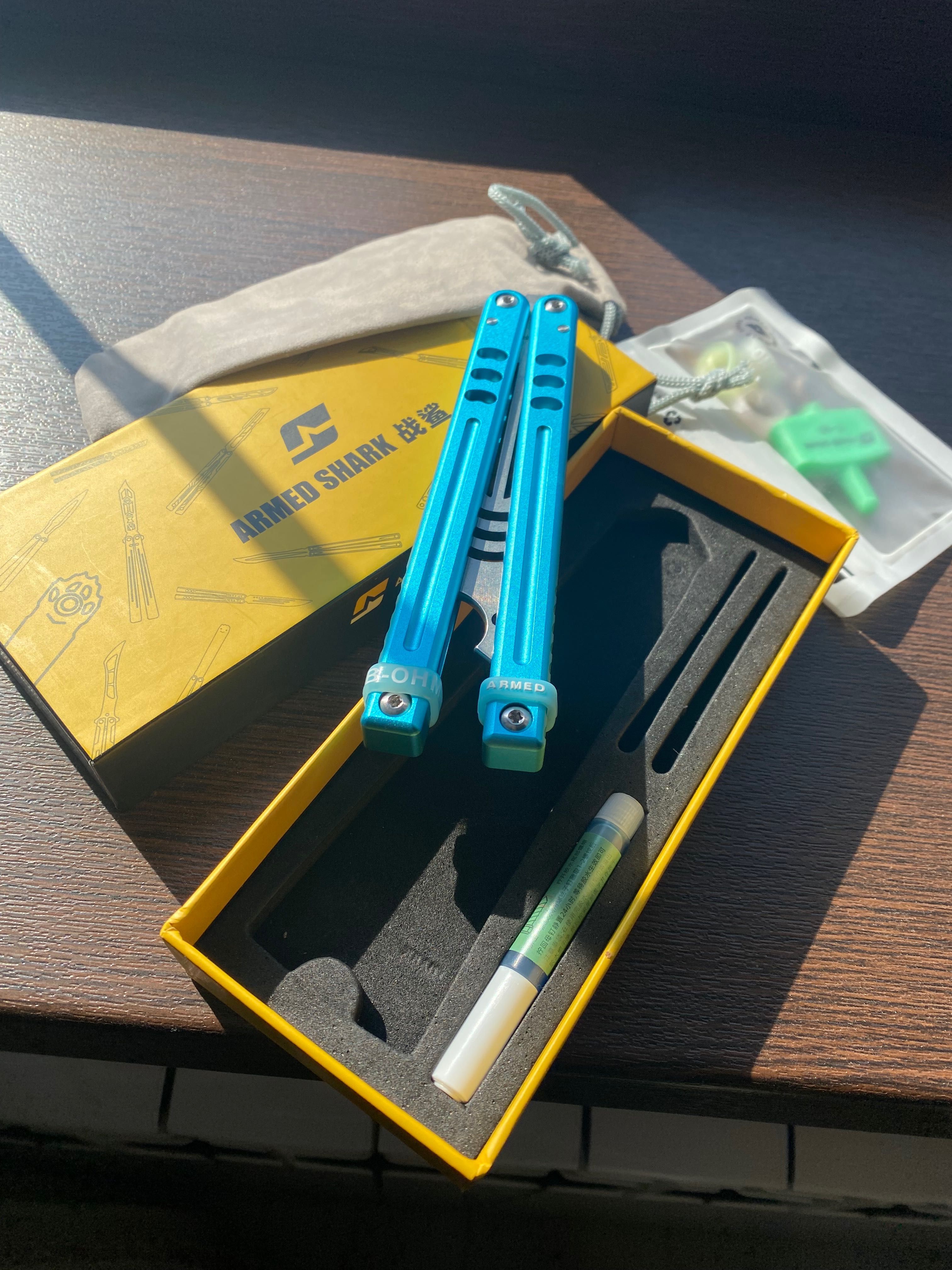 Armed Shark V5 тренировочный нож бабочка