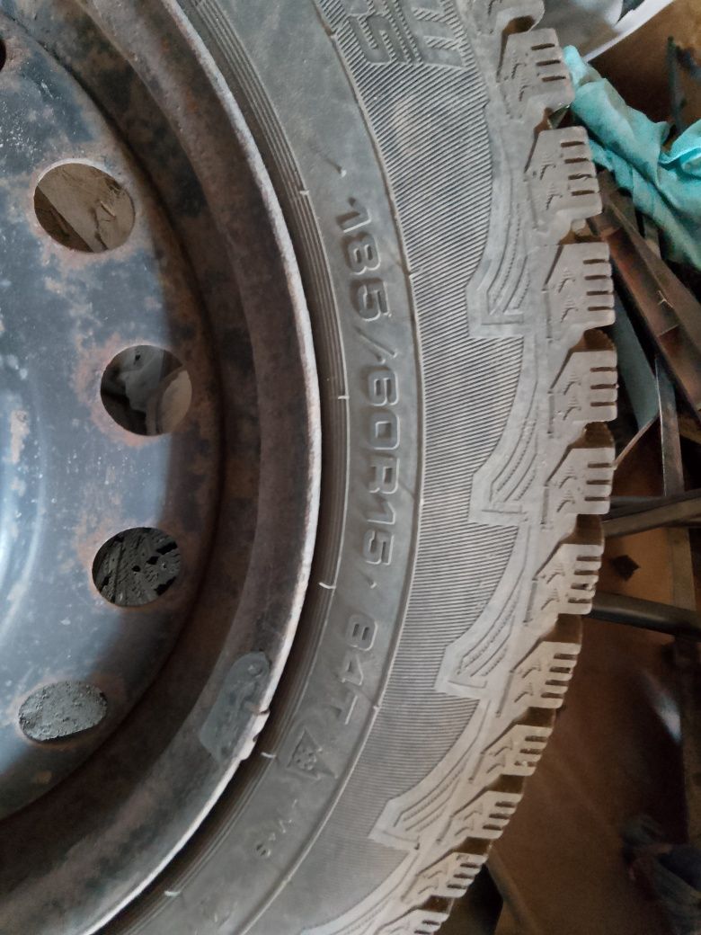 Продам резину зима  185/60 R15