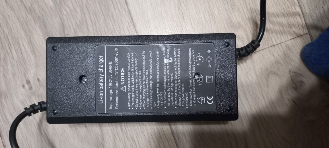 Зарядное устройство для электросамоката/60v/2A