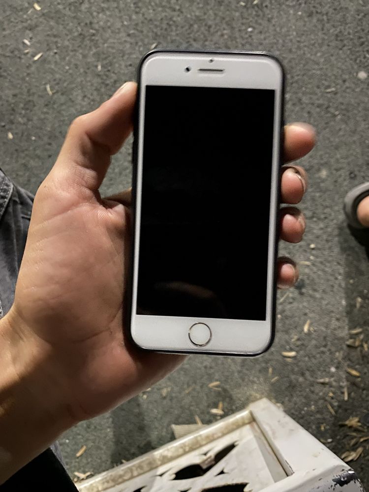 İphone 7 сатылады багасы 40мын состаения зын