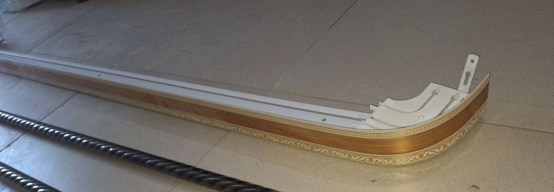 Карниз пластиковый 3 тыс тенге.