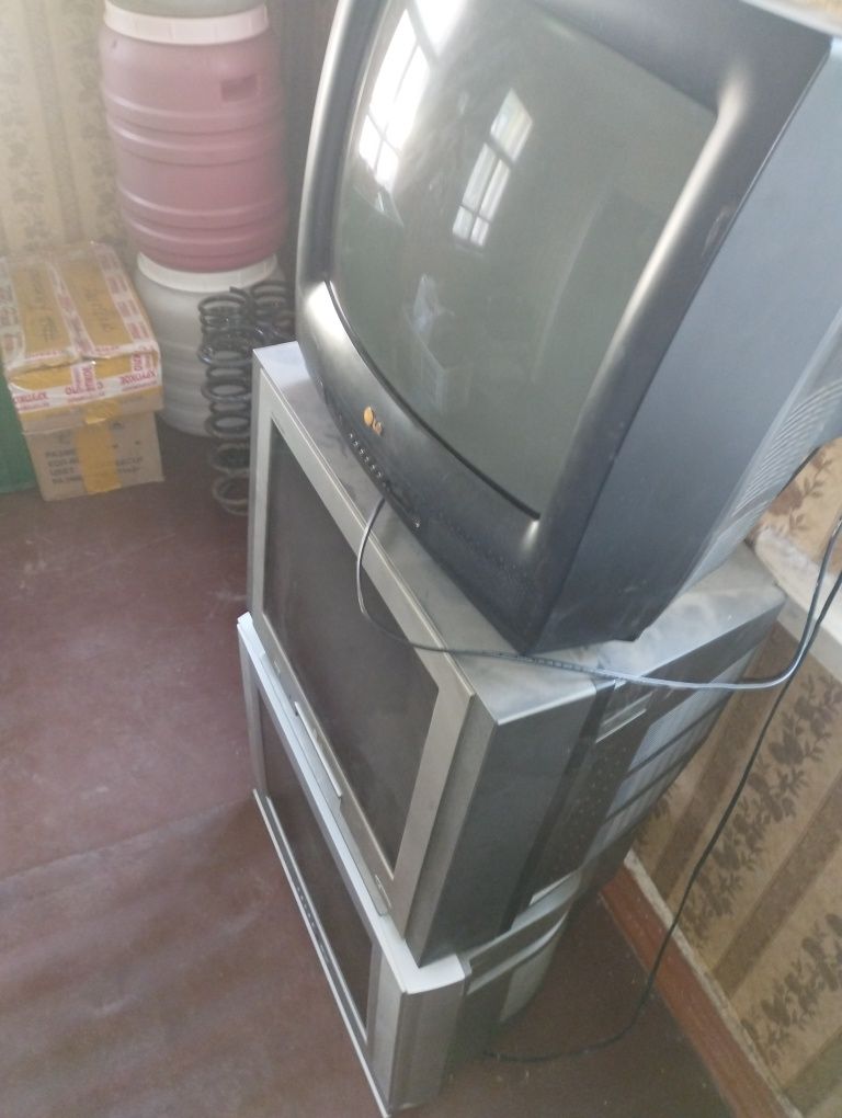 Продам 3 телевизора