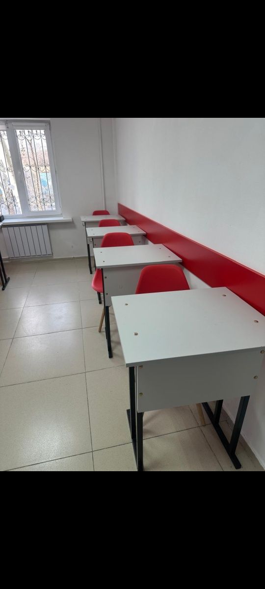 Продаётся школьная парта одноместная