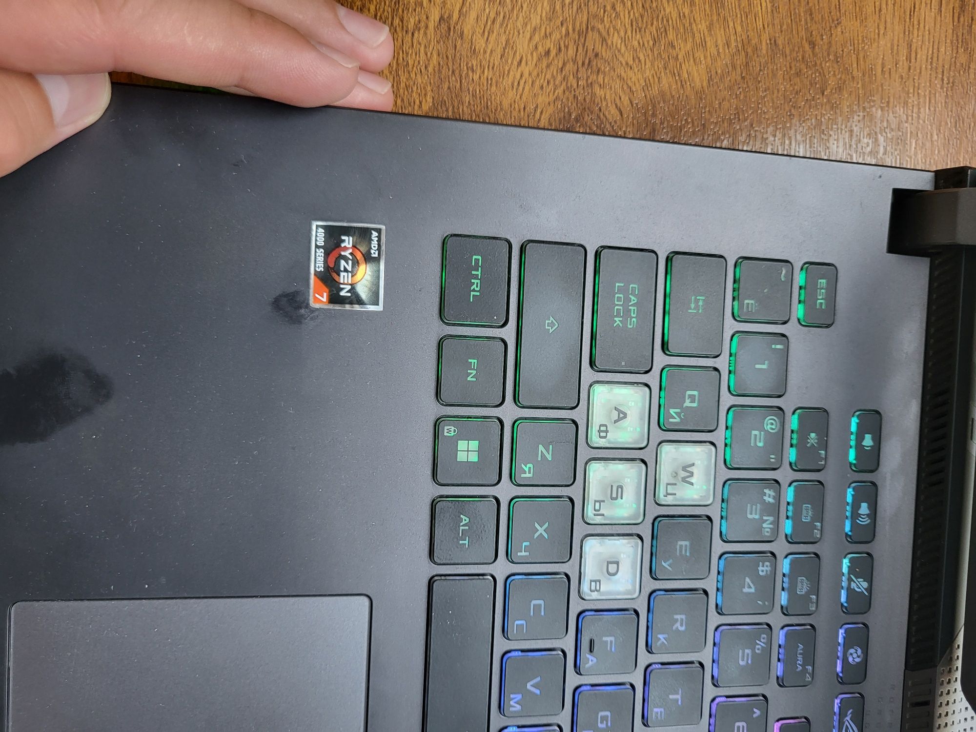 Ноутбук AMD Ryzen 7