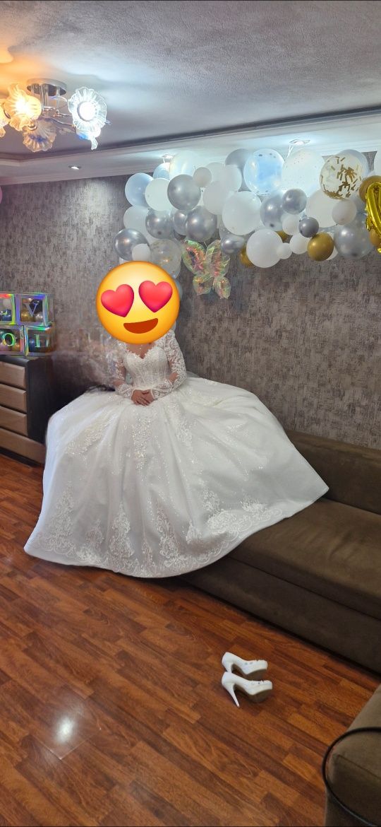 Потрясающее свадебное платье