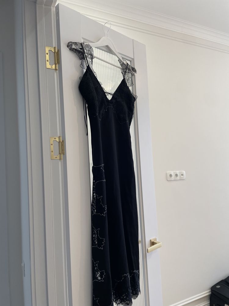 Шикарное платье zara