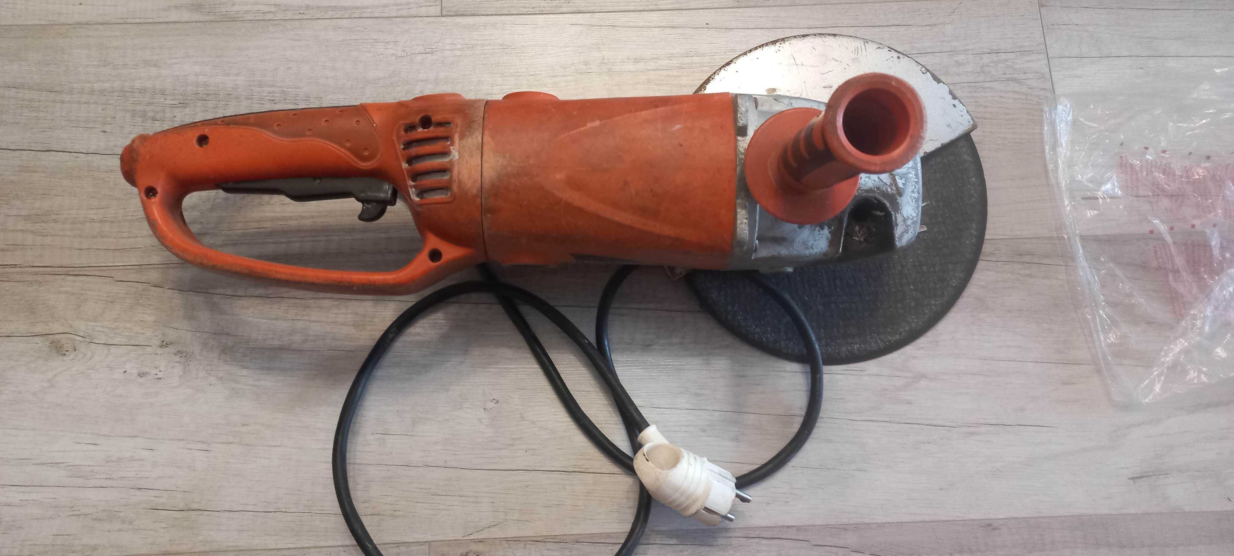 Шлифмашина угловая (болгарка) Libang LB23001A,  б/у.