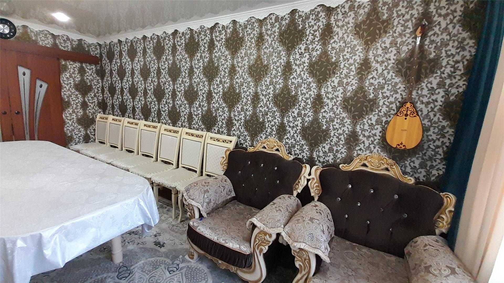 Продам 4 комн квартиру на 8 мкр на 1эт/9 эт