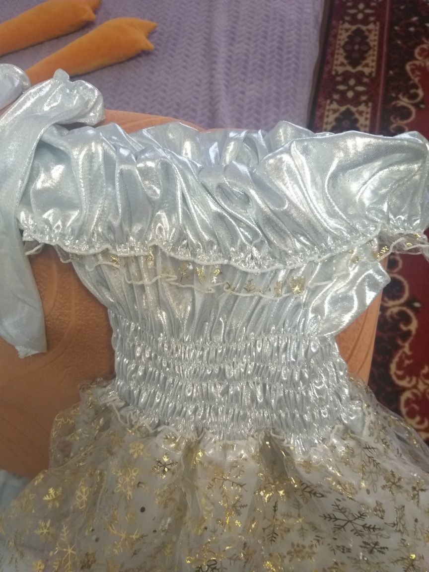 Продам платье для девочки