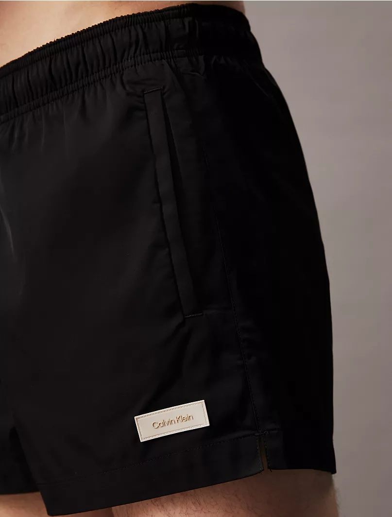 Мужские плавательные шорты от Calvin Klein