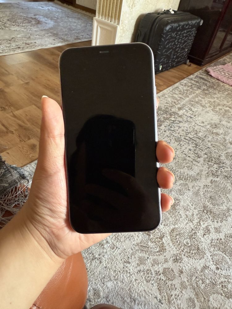 Продам Iphone 11