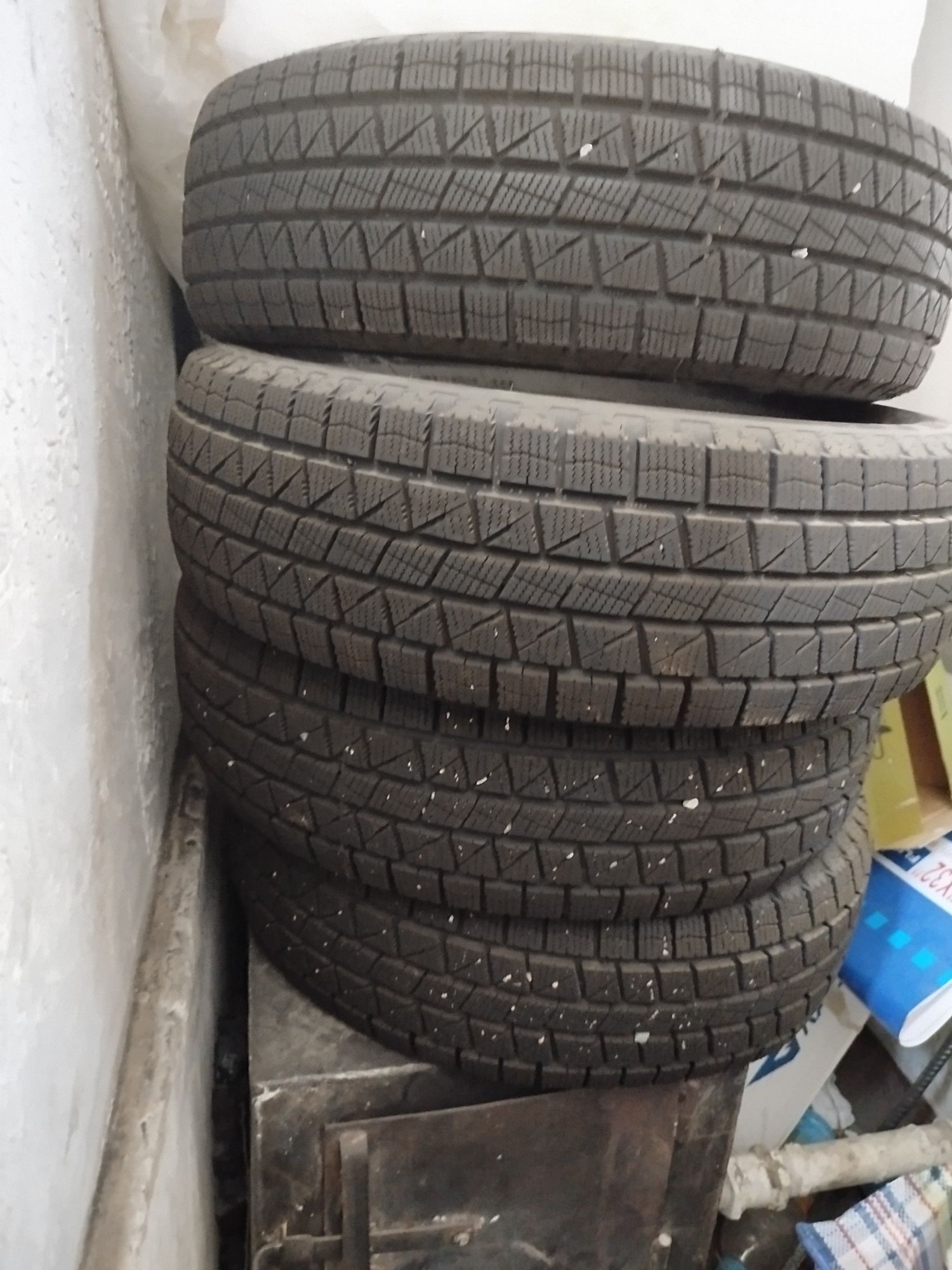 Продам зимние шины для авто