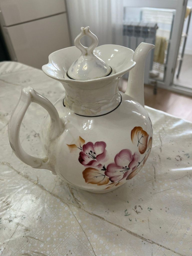 Чайник фарфоровый советский