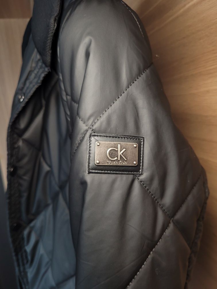 Куртка  (Calvin Klein)