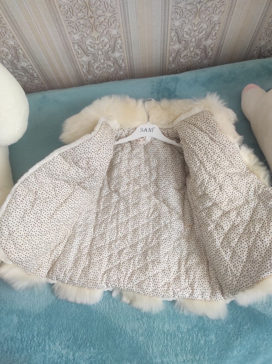 Продам шубку - манто, НОВАЯ, размер 140см. На девочку 5-6-7 лет.