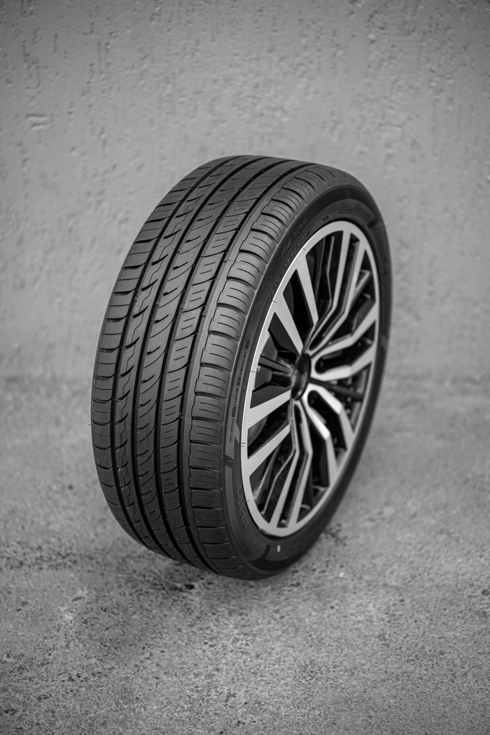 Rapid 225/45R18 P609 95W
