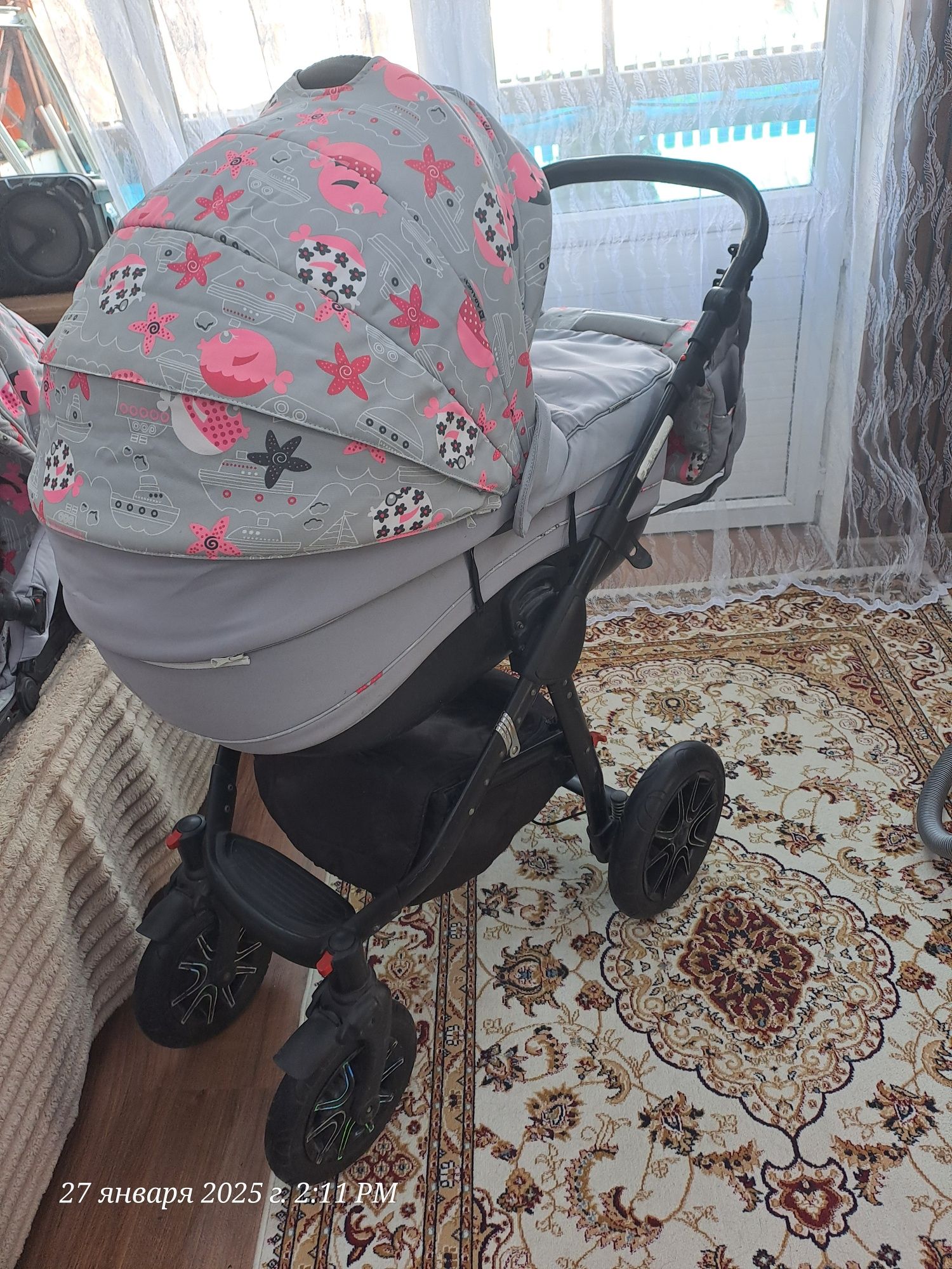 Продам фирменную,качественную коляску