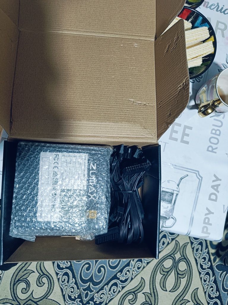 Блок питания Zumax 750w gold.