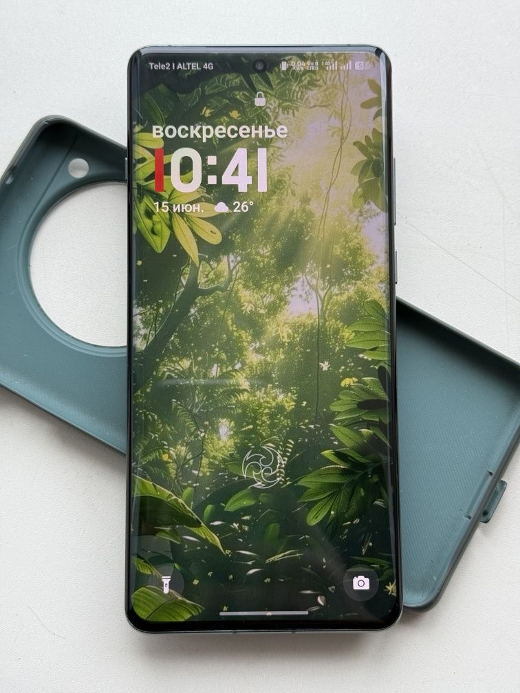 OnePlus 12 — 16 ГБ / 512 ГБ (Flowy Emerald)
